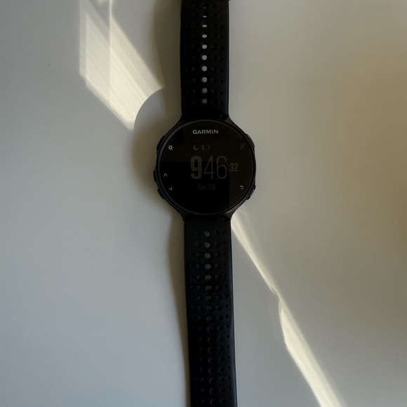 Garmin Black Smartwatch - Picture 1 of 4